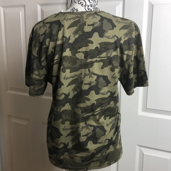NWOT Floral Embroidered Camouflage Short Sleeve Tee - Picture 4 of 6